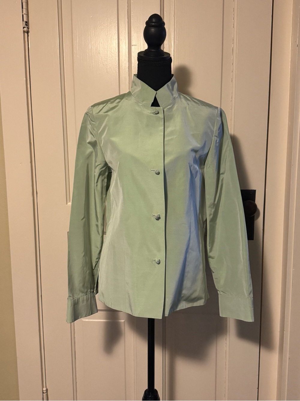 Carlisle, Women’s Sage Green Mandarin Collared Silk Blend Blouse, Size 8